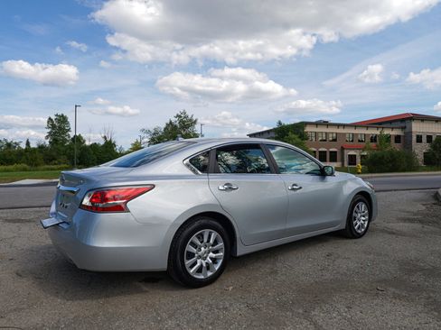 Used 2015 Nissan Altima 2.5 S w/ Power Driver Seat Package FWD image 4