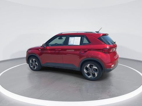 Used 2024 Hyundai Venue Limited FWD image 6