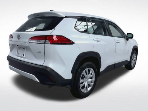 Certified 2023 Toyota Corolla Cross L image 9