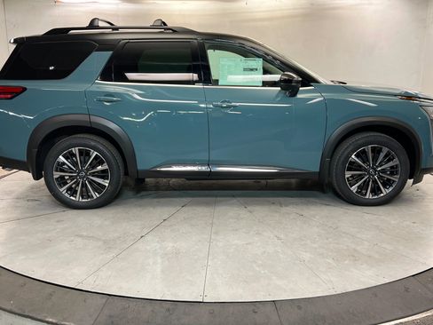 New 2026 Nissan Pathfinder Platinum image 6