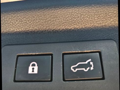 Used 2019 Subaru Forester Limited image 40