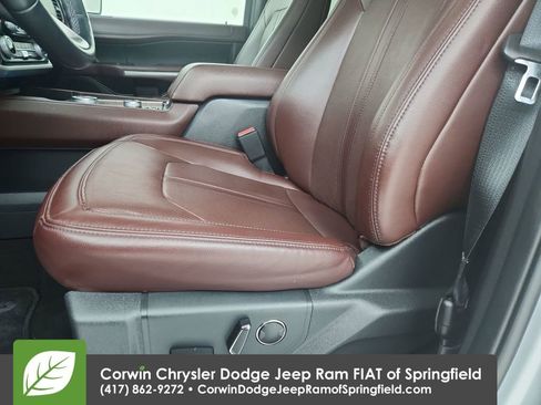 Used 2024 Ford Expedition Limited image 19