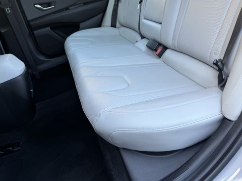 Used 2024 Hyundai Elantra Limited FWD image 38