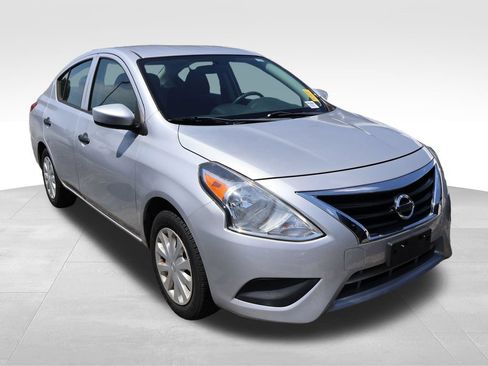 Used 2019 Nissan Versa S Plus FWD image 11