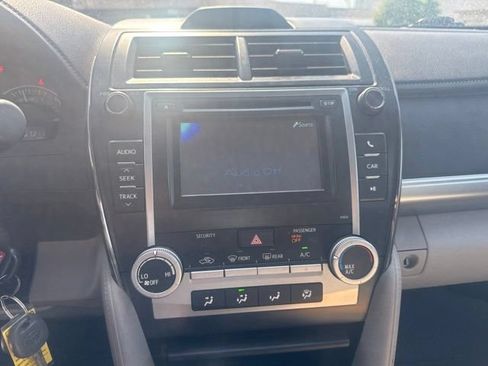 Used 2012 Toyota Camry LE FWD image 10