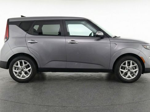 Used 2025 Kia Soul LX w/ LX Technology Package image 11