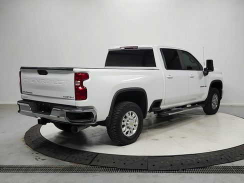 Used 2024 Chevrolet Silverado 2500 LT AWD/4WD image 7