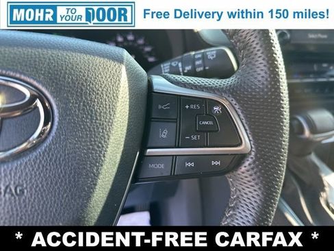 Used 2023 Toyota Sienna XSE image 17