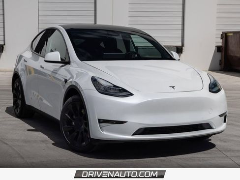 Used 2022 Tesla Model Y Long Range AWD/4WD image 1