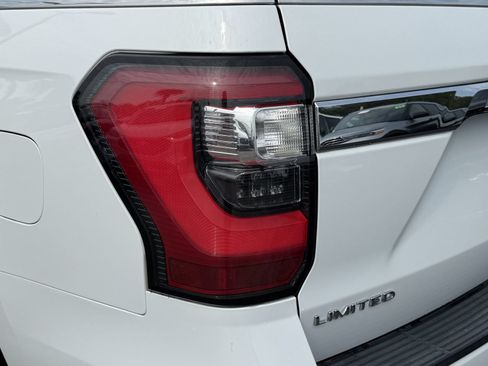 Used 2021 Ford Expedition Max Limited RWD image 11