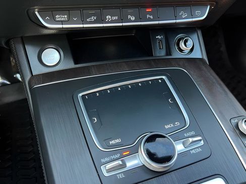 Used 2020 Audi Q5 e Prestige image 48