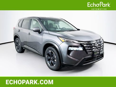 Used 2025 Nissan Rogue SV image 1