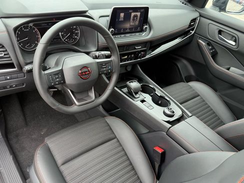 New 2026 Nissan Rogue SV image 10