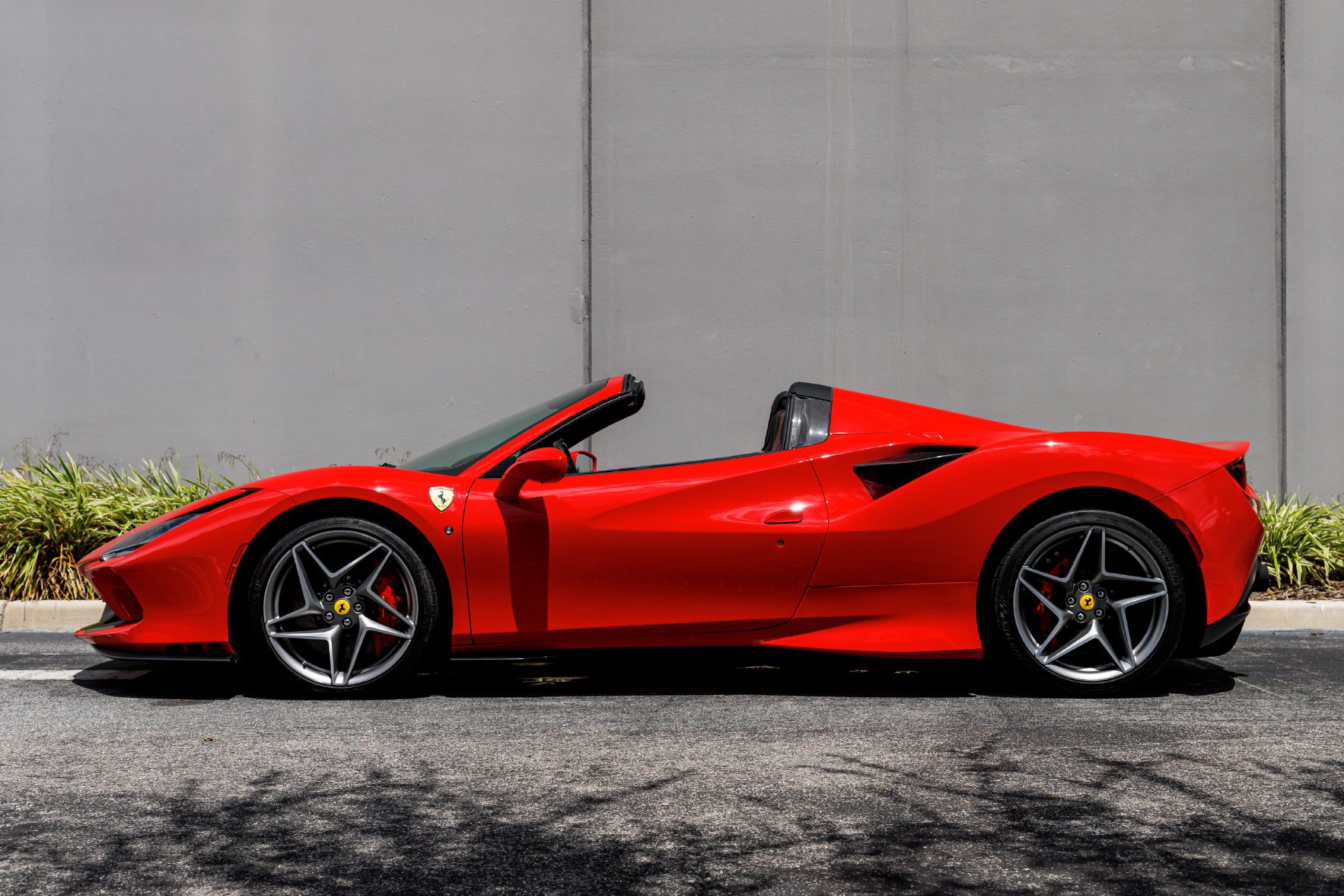 Used 2021 Ferrari F8 Tributo RWD image 2