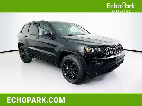 Used 2020 Jeep Grand Cherokee Altitude RWD image 1