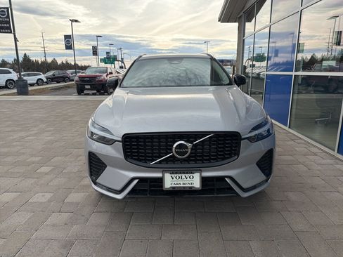 New 2025 Volvo XC60 B5 Core w/ Protection Package Premier image 7