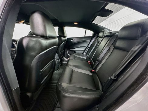 Used 2022 Dodge Charger SXT w/ Leather Interior Group RWD image 27