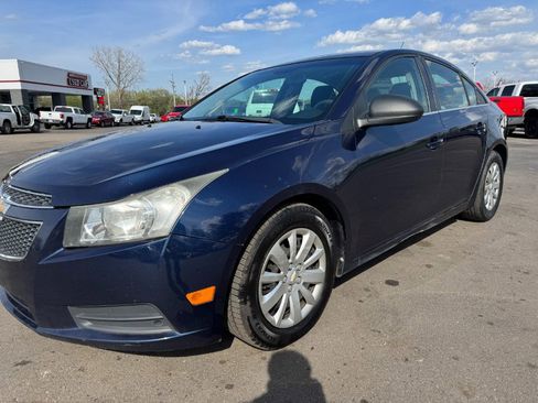 Used 2011 Chevrolet Cruze LS w/ Connectivity Package FWD image 9