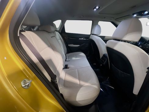 Used 2021 Kia Seltos SX w/ SX Sunroof Package AWD/4WD image 22