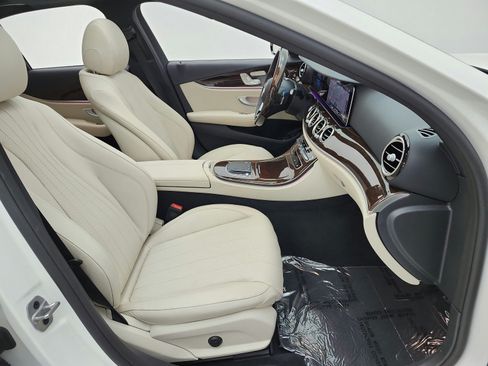 Used 2022 Mercedes-Benz E 350 Sedan w/ Driver Assistance Package image 18