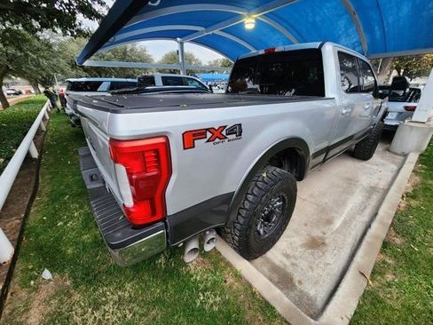 Used 2019 Ford F250 Lariat w/ Lariat Ultimate Package image 4