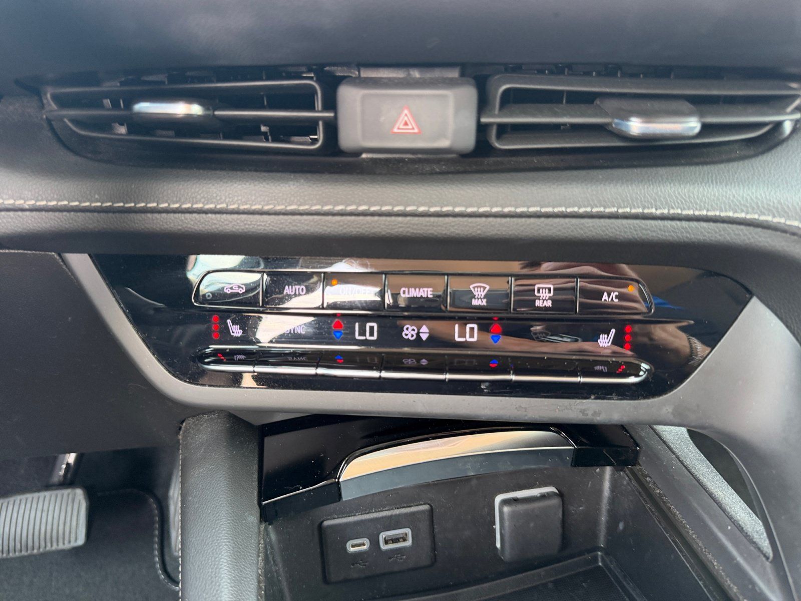 Used 2023 Buick Envision Preferred AWD/4WD image 19