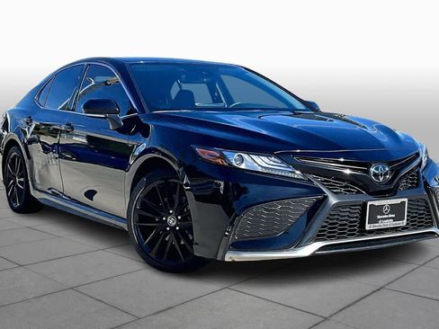 Used 2023 Toyota Camry XSE image 2