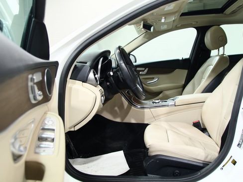 Used 2019 Mercedes-Benz C 300 C 300 image 4