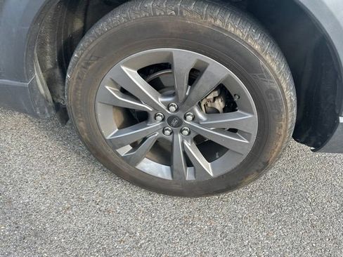 Used 2021 Ford Explorer XLT w/ Equipment Group 202A AWD/4WD image 27