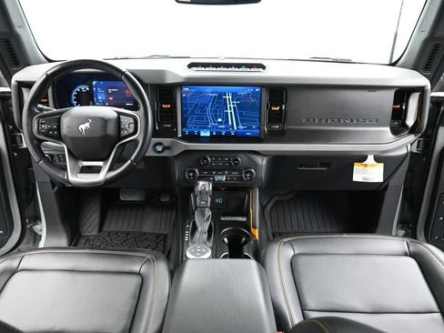 Used 2023 Ford Bronco Badlands w/ Sasquatch Package AWD/4WD image 20