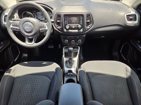 Used 2018 Jeep Compass Sport FWD image 17
