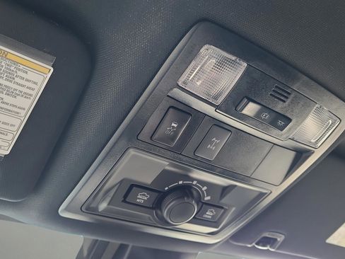 Used 2019 Toyota Tacoma TRD Off-Road image 24