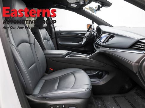 Used 2024 Buick Enclave Premium image 27