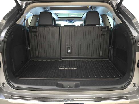 New 2026 Toyota Highlander Platinum AWD/4WD image 30