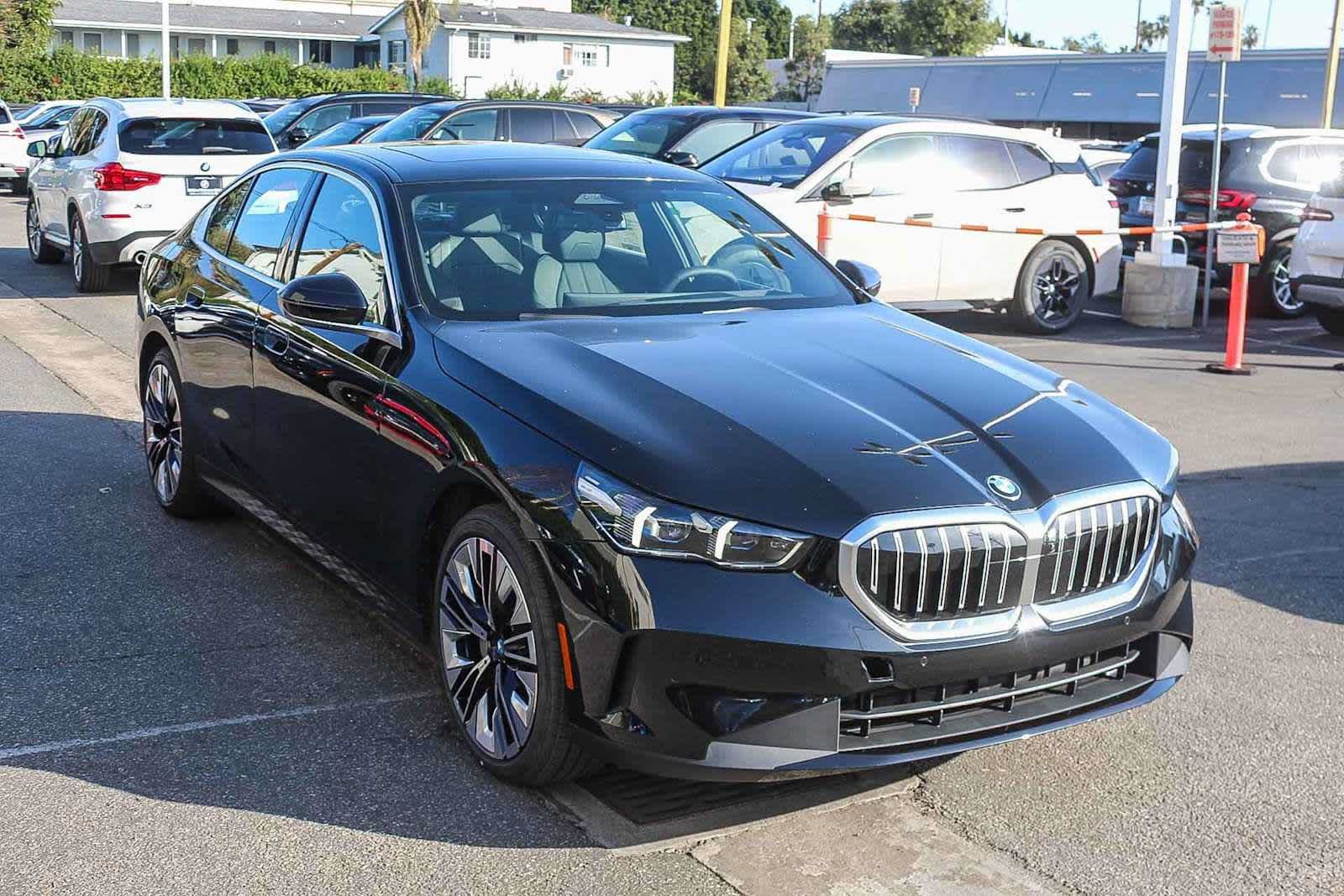 Used 2026 BMW 530i w/ Premium Package RWD image 3