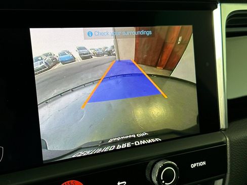 Certified 2026 Porsche Macan AWD/4WD image 23