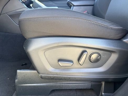 Used 2024 Ford Explorer XLT image 9