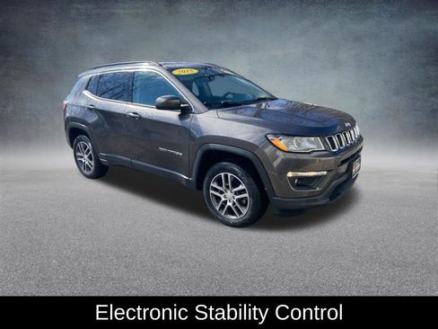 Used 2018 Jeep Compass Latitude AWD/4WD image 9