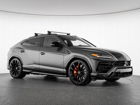 Used 2022 Lamborghini Urus AWD/4WD image 7
