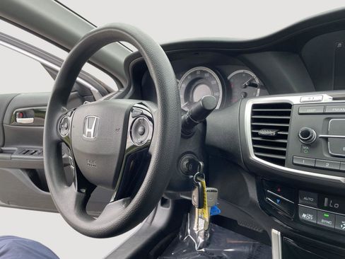 Used 2017 Honda Accord LX image 27