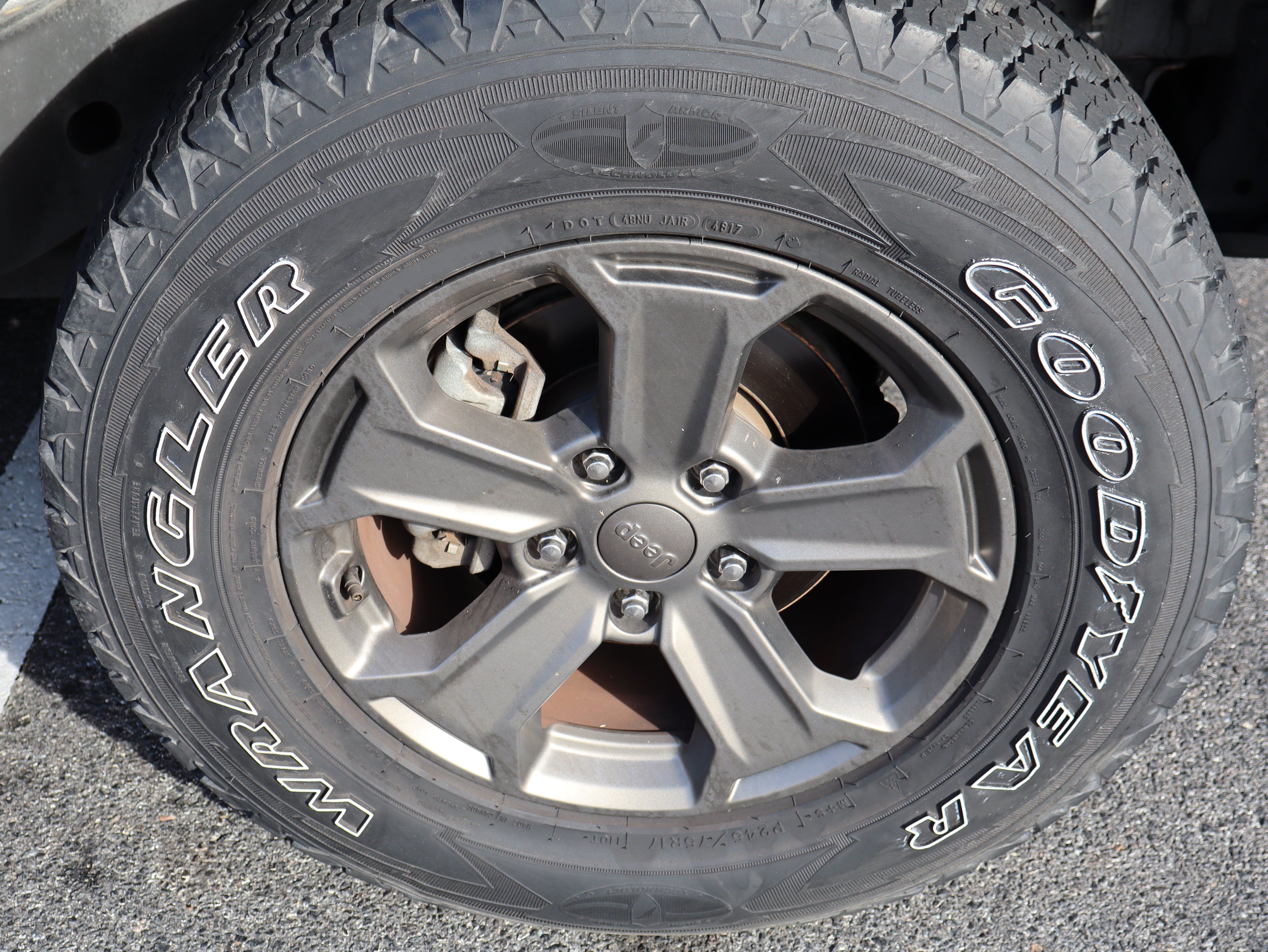 Used 2018 Jeep Wrangler Unlimited Sport AWD/4WD image 14