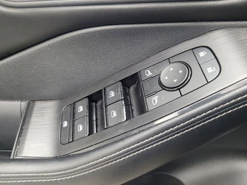 Used 2024 Nissan Rogue SV image 27