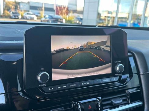 Certified 2024 Nissan Pathfinder SV w/ Black Appearance Package image 29