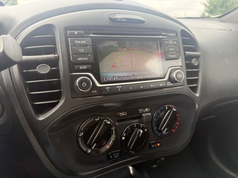Used 2016 Nissan Juke S FWD image 15