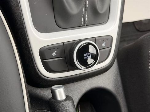 New 2026 Hyundai Venue SEL FWD image 29