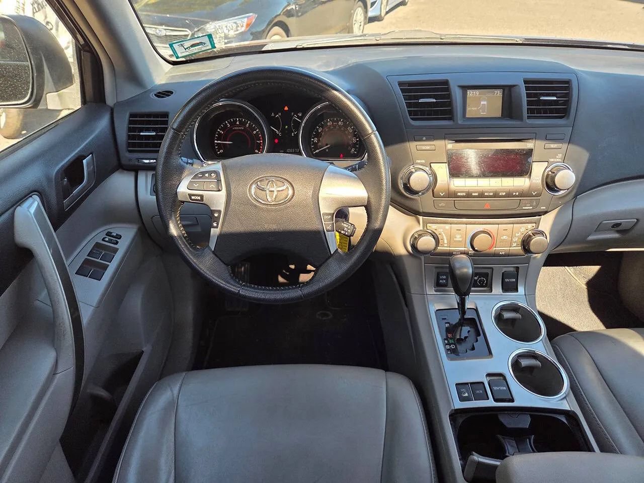 Used 2012 Toyota Highlander SE w/ Tow Pkg AWD/4WD image 47