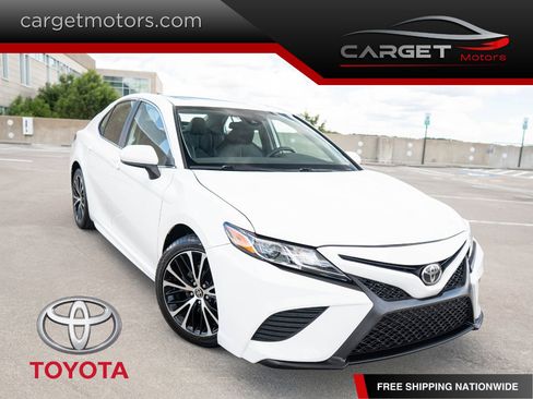 Used 2020 Toyota Camry SE image 1