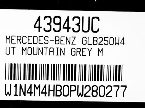 Certified 2023 Mercedes-Benz GLB 250 4MATIC w/ Premium Package image 27