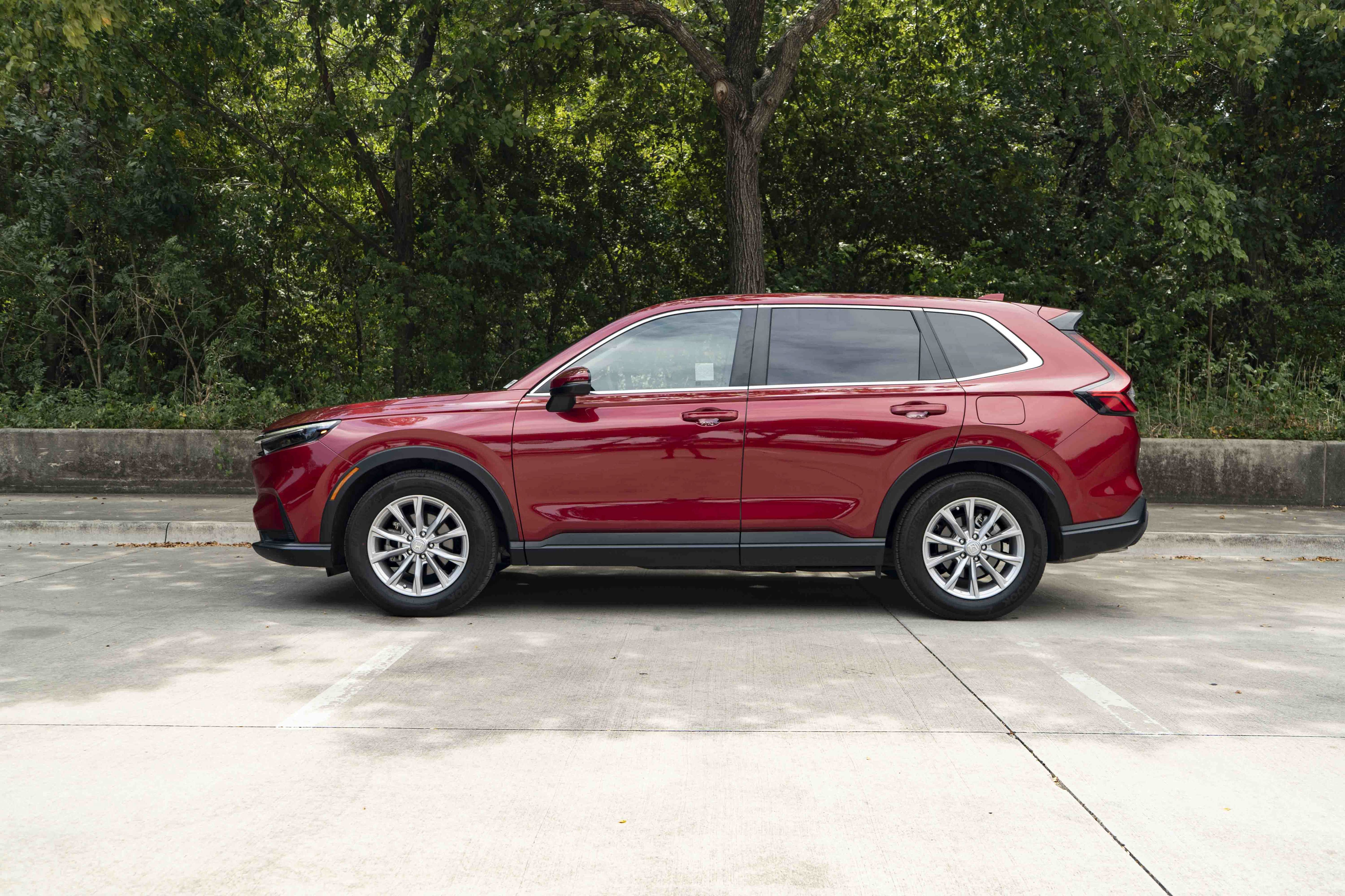 Used 2025 Honda CR-V EX image 5