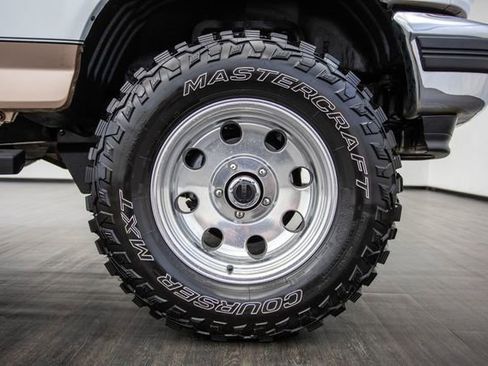 Used 1996 Ford Bronco XLT image 39